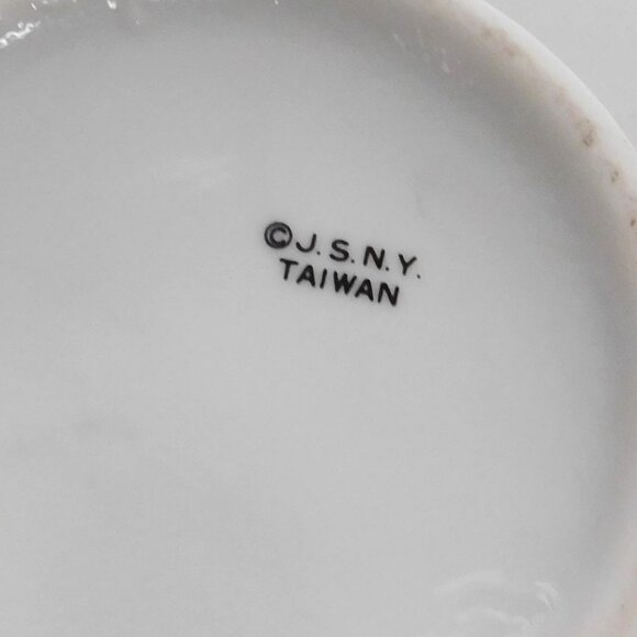 Santa Mugs Set of 2 JSNY Taiwan Candy Cane Handles 3-D Ceramic Hand Painted - Picture 6 of 8